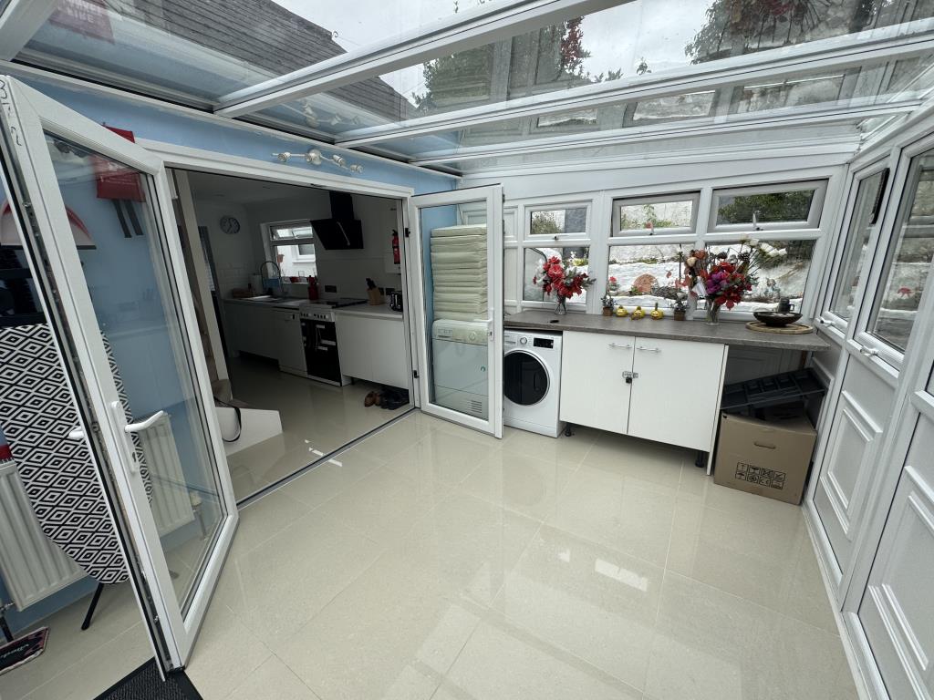 Lot: 127 - DETACHED BUNGALOW WITH ANNEXE AND FURTHER POTENTIAL - Conservatory